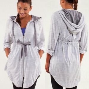 Lululemon Vitality Jacket Size 6 In Fossil Grey Great Condition rare